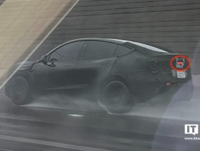 新款特斯拉 Model Y 再现身，配备贯穿式尾灯